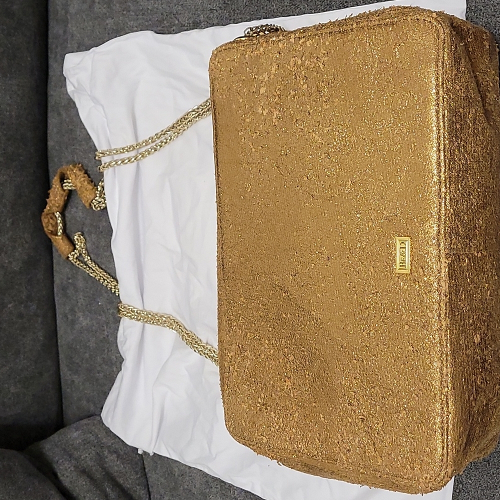 Be & D metallic gold